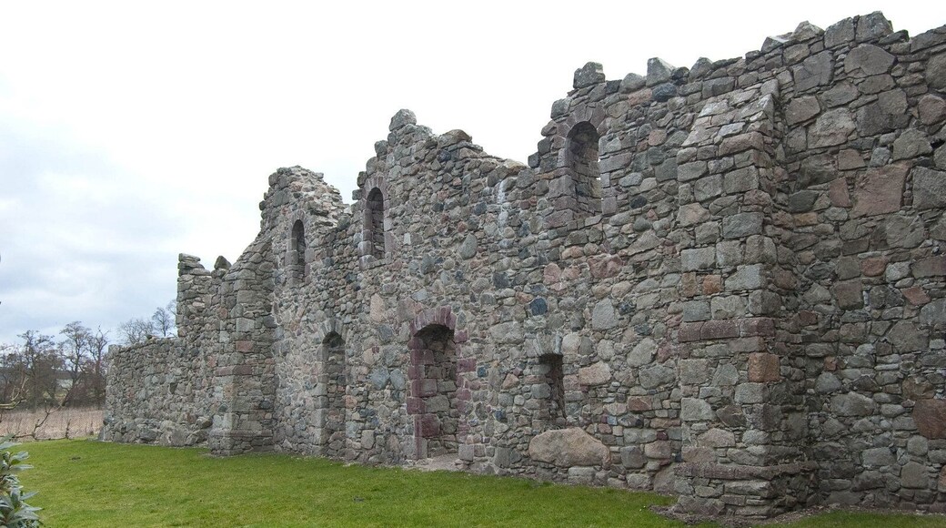 Deer Abbey: ruin of the refectory