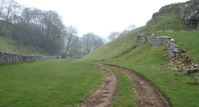 Unnamed Dale. With signs of some quarrying (see 772924) Under this dry valley will flow a tributary of Bletch Brook.