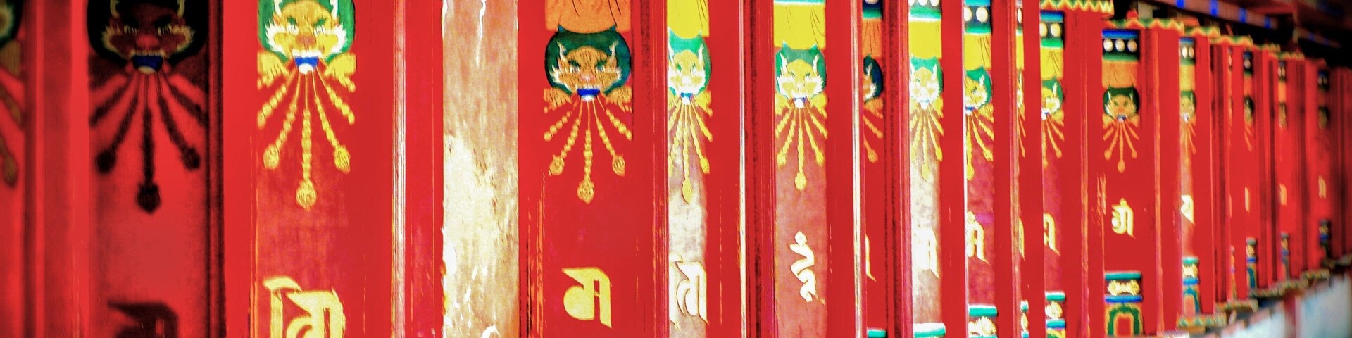 The Labrang Monastery is a hidden gem in Eastern Tibet of China (Amdo, Labrang). You will be amazed by it's rich history and amazing culture! This corridor of scripture wheels contains hexagonal wood cylinders carved with different scriptures and patterns on each side. Walking clockwise along the corridor and rotating the wheels, you can get your troubles to melt away!
#LifeAtExpedia #Red #LabrangMonastery