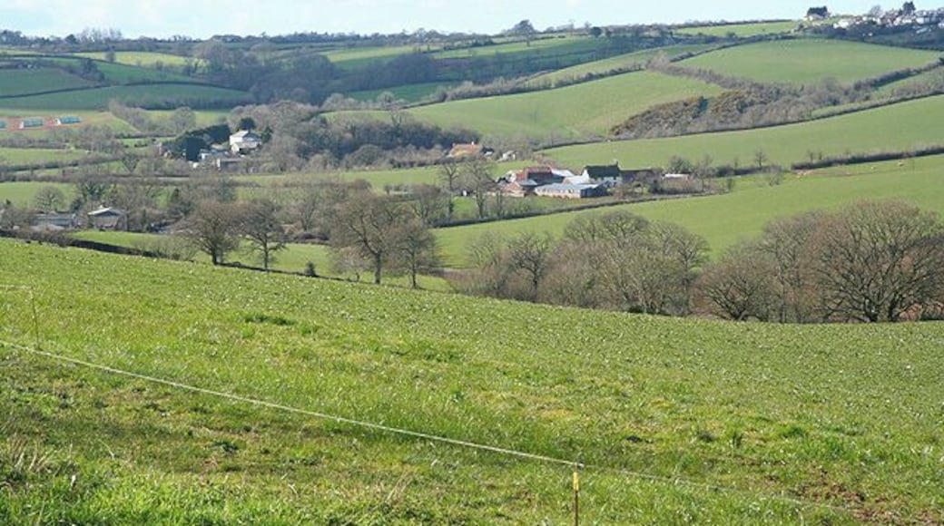 Cheriton Fitzpaine: near Redyeates Farm Looking west-north-west towards Leys Farm, with Marsh Farm, beyond left and Coddiford, extreme left, all beyond the square