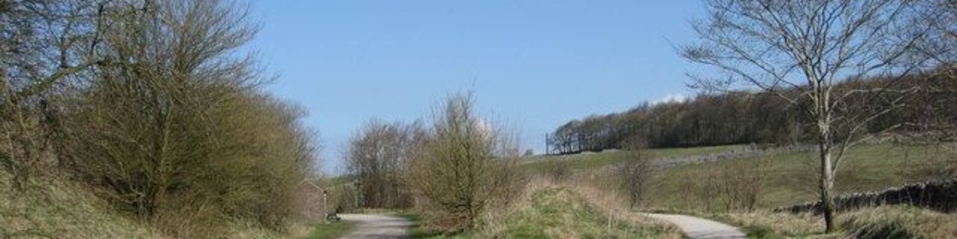 Approaching the High Peak Trail Car Park at Hurdlow Whilst the sign in the car park says Hurdlow, the street atlas shows the area as Sparklow.