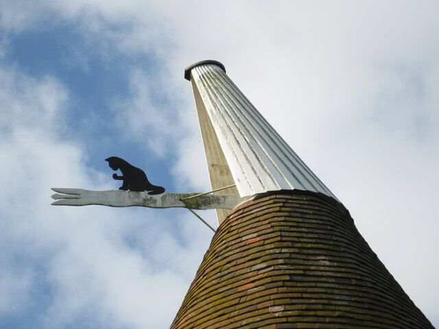 Cowl of Catt Oast. Vane icon depicting a cat. 575771