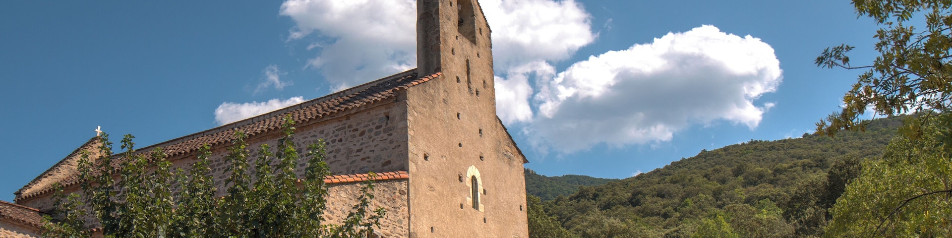 Nicely restored #monestary "Le Prieuré Santa Maria del Vilar"
#church #eglise
http://www.edelo.net/roman/images/catalan66/stamaria/texte.htm