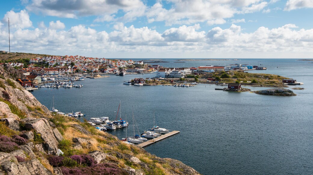 EGXE2M Sweden Kungshamn Bohuslan province small town coast sea harbour harbor ocean coastal boats Scandinavia