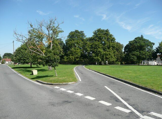 Short cut across the green, Ridgewell Single track, but no sign of tyre marks on the grass!