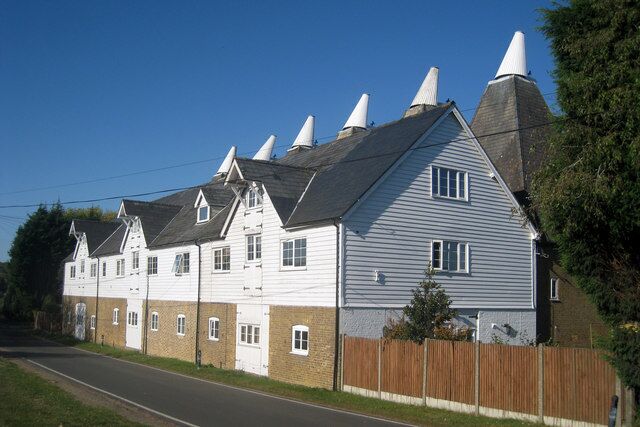 Denstead Oast, Denstead Lane, Chartham, Kent Six square kilned oast house. Grade II listed http://www.imagesofengland.org.uk/details/default.aspx?id=171067