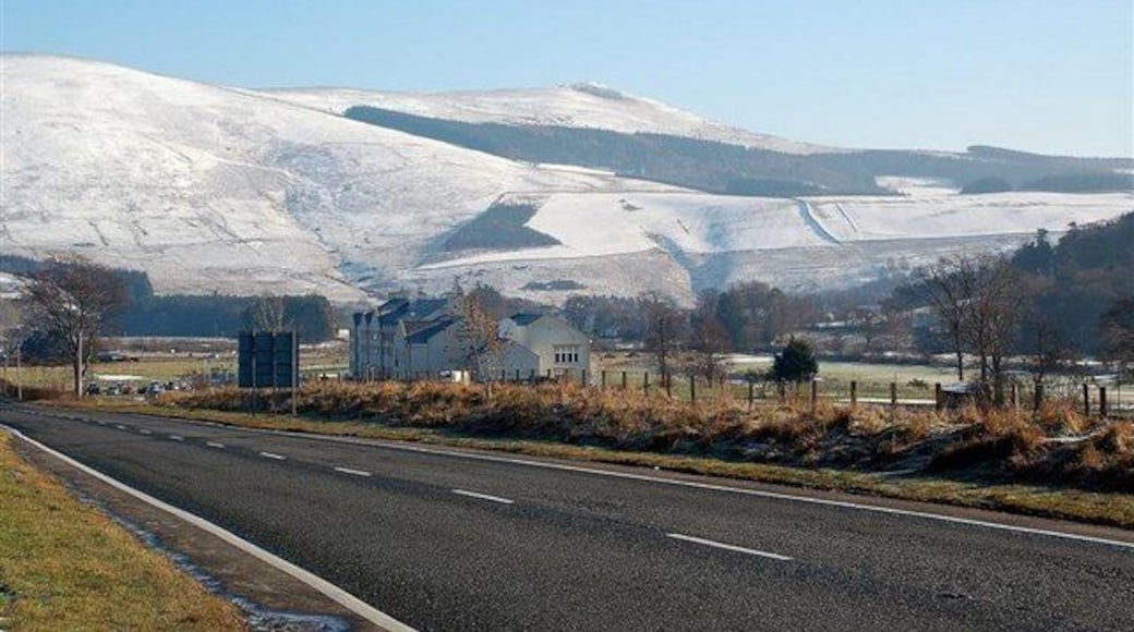 Cardrona Hotel Snow-covered Lee Pen provides a breathtaking background to this shot.