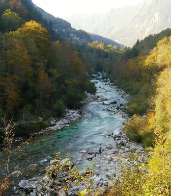 The emerald green and crystal clear Soča river that flows through western Slovenia in autumn 🍂🍂
#GreatOutdoors