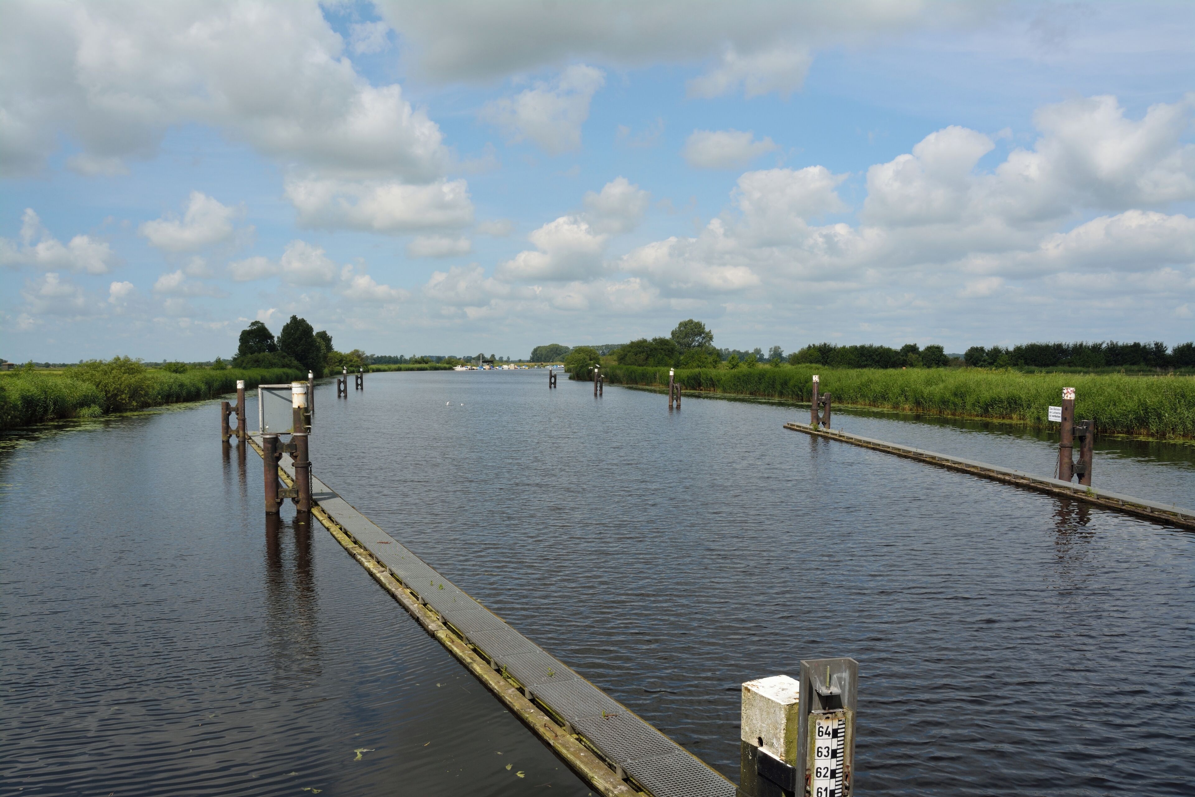 Die Schleuse Lexfähre in der Eider auf dem Gebiet der Gemeinde Wrohm