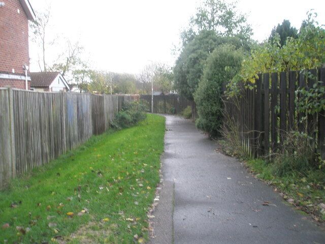 Path from Coleridge Gardens to Bunting Gardens