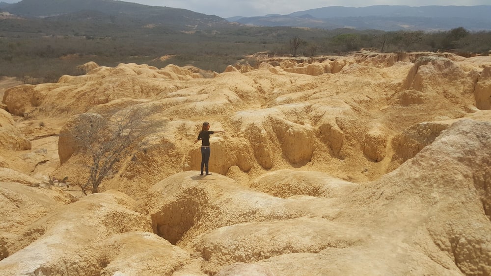 Estando en el centro de Sanare seguir las indicaciones hasta Yay, es una especie de pequeño "gran" cañón en el estado Lara