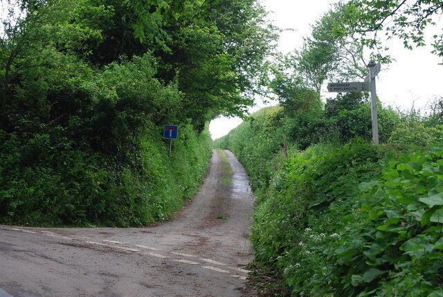Narrow road junction, South Pool