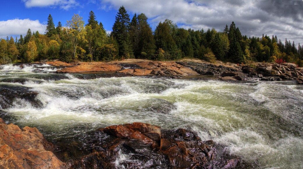 Panorama of Bell's Falls in Ontario, Canada