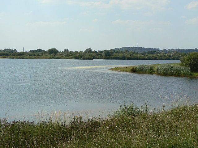 Blott's pit Takes its name from the adjacent country club at Holme Pierrepont. The (current) 1:50000 OS maps do not show the extent of water correctly; the 1:25000 is up-to-date.