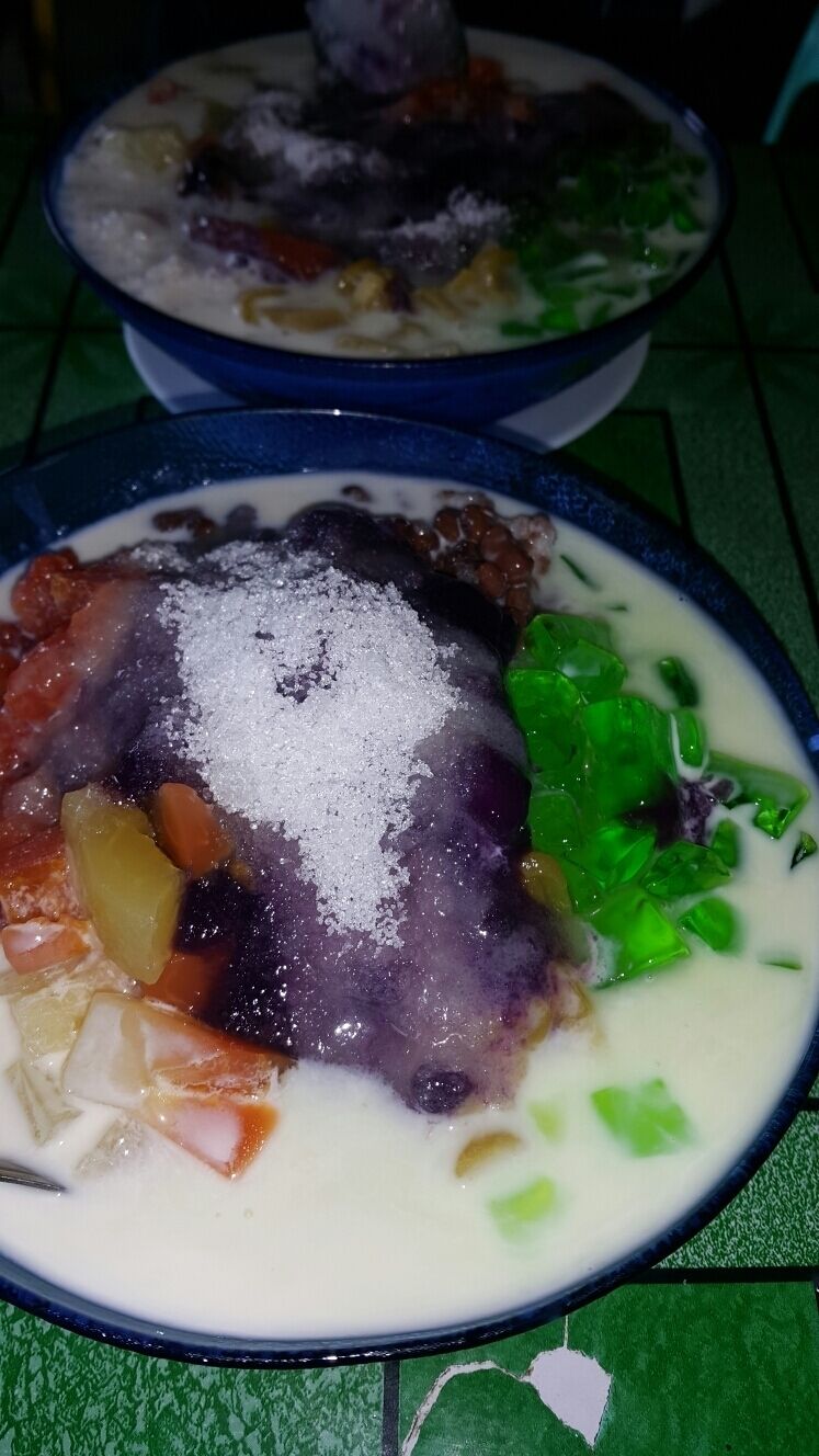 Famous Filipino Dessert Halo-halo #itsmorefuninthephilippines
#foodporn