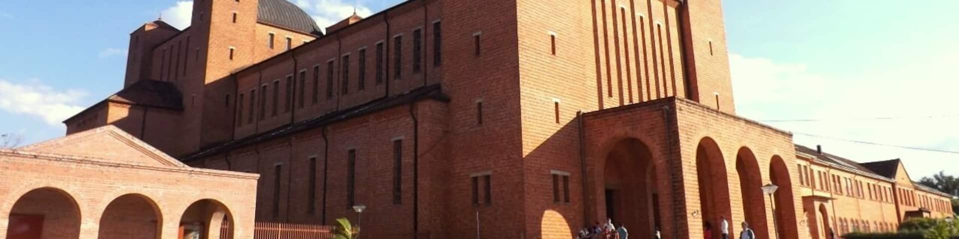 Abadia (Cisterciense) de Nossa Senhora da Santa Cruz, na cidade de Itaporanga, São Paulo, Brasil.Built from the year 1936 by monks of Europe, the building of the abbey serves as a space for mass, hospitality and the formation of monks and priests. Designed by a German architect, the 8,540-square-foot space impresses with its size and beauty.