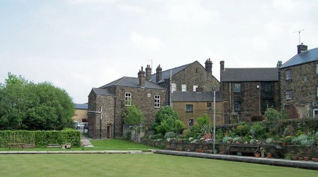 The Friendship Bowling Green and Pub, Stocksbridge. This view shows the entrance to the Bowls Club via the Pub Car Park ... a rear view of the Pub (in the middle of the shot) ... and the rear of The Big Man Shop on the right. Note the strange 'skewed angle' of the shop. 1014126 1014144 1014115
