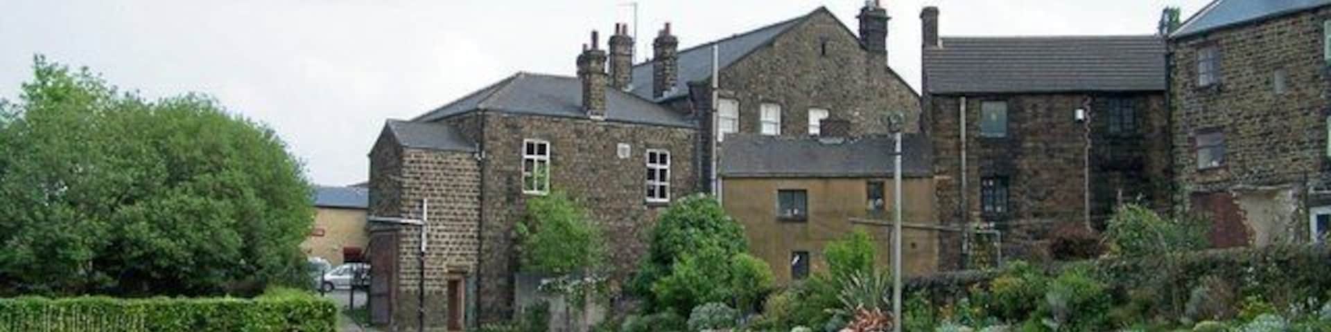 The Friendship Bowling Green and Pub, Stocksbridge. This view shows the entrance to the Bowls Club via the Pub Car Park ... a rear view of the Pub (in the middle of the shot) ... and the rear of The Big Man Shop on the right. Note the strange 'skewed angle' of the shop. 1014126 1014144 1014115