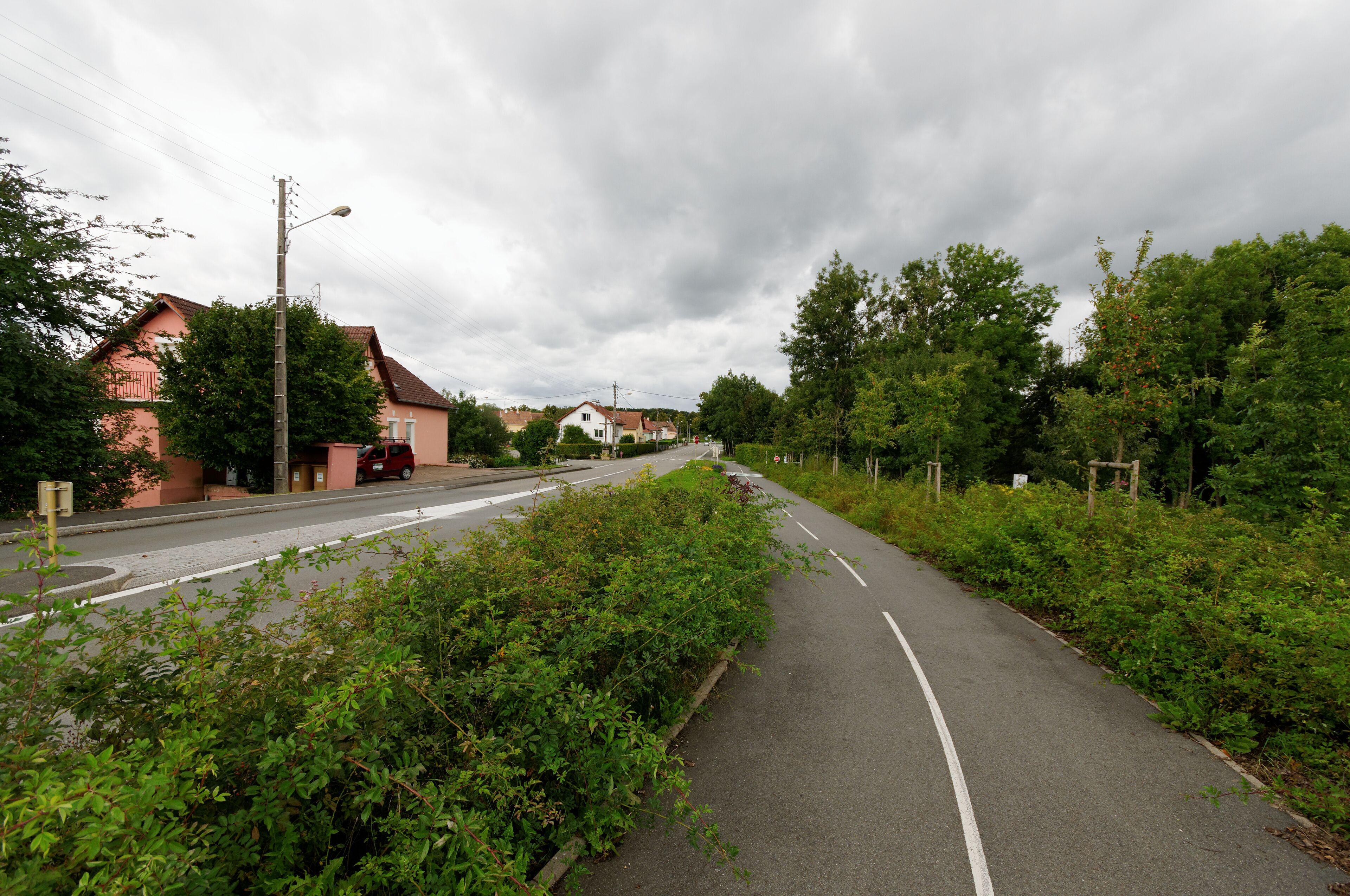 This file was uploaded with Commonist. La liaison cyclable FrancoVéloSuisse à Sevenans.