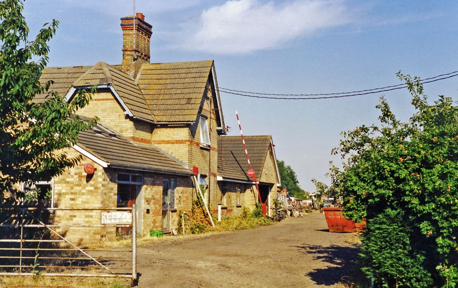 Grafham: former station, 1995. View eastward, towards Huntingdon: ex-Midland Kettering - Huntingdon East line, thence ex-GER to St Ives and Cambridge. The station and line were closed 15/6/59 - evidently now a farmhouse.