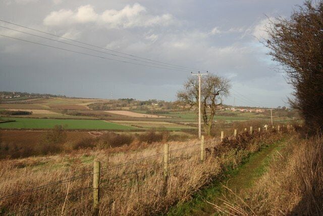 Viking Way The Viking Way on the cliff edge near Wellingore
