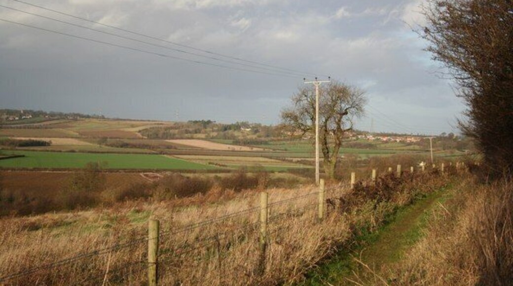 Viking Way The Viking Way on the cliff edge near Wellingore