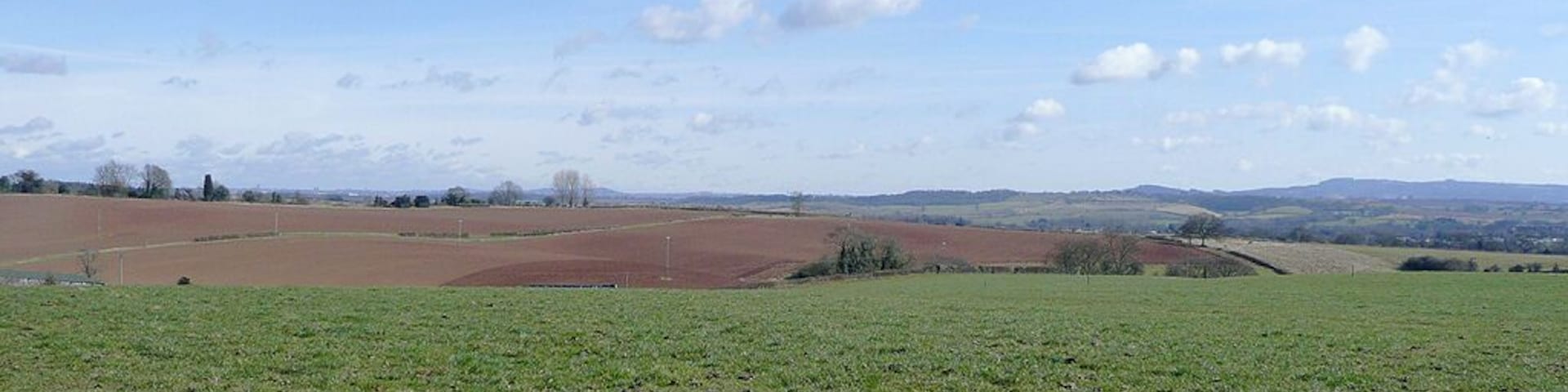 Farmland near Cookley, Worcestershire Seen from one of the grass fields east of Blakeshall Lane.