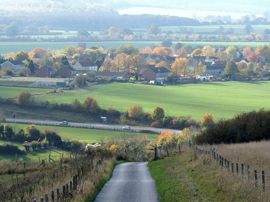 Spring over Upton Scudamore