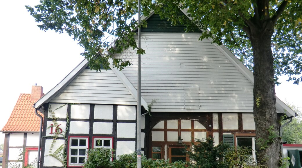 This is a photograph of an architectural monument. It is on the list of cultural monuments of Enger, no. 1