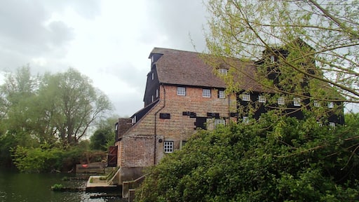 HOUGHTON MILL Wikidata has entry Q17543851 with data related to this building.