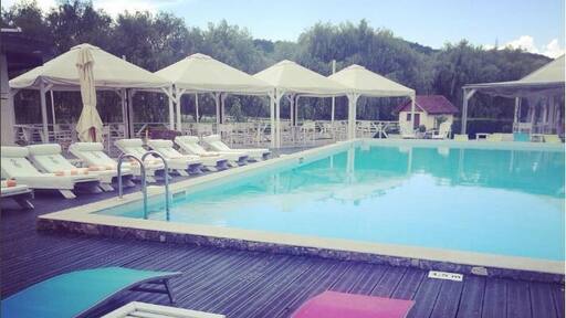 #lifeatexpedia #pool #archiamansion #boutiquehotel #holidaydestination #2016 #throwback #romania #summer