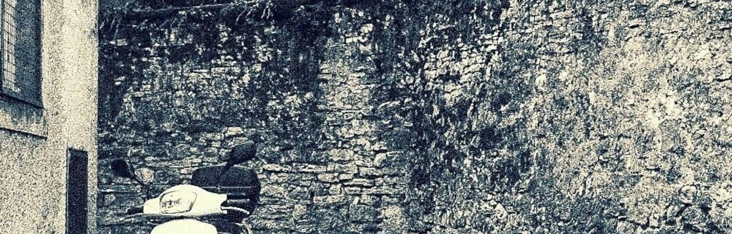 Limogne - nice Sunday morning market. Great stop off for pèlerins on the camino.