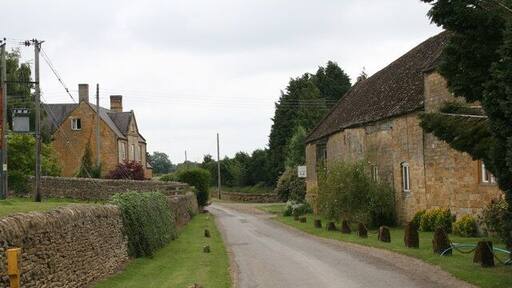 Road through Dorn Facing east.