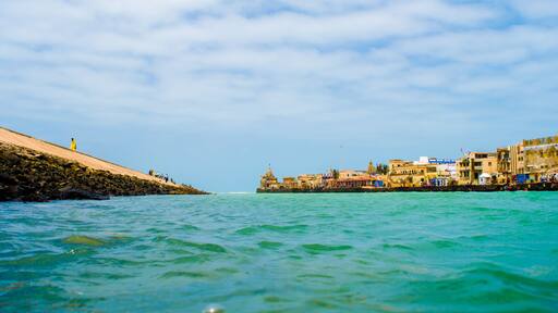dwarkadhish temple of gujarat is located on the banks of Gomti river
