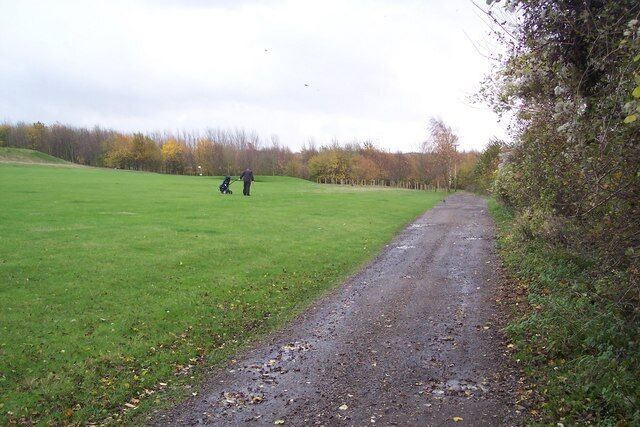 Footpath in Faversham Golf Course A path from Brenley Lane, near Boughton Church leads through the golf course (past the 13th Tee) (actually map shows it on the course, but out of politeness, used the access track), heading to North Lane in South Street.
