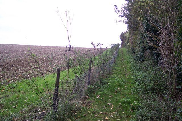 Footpath to Crouch Lane This path leads from Kithill. It follows the railway (on the right) most of the way.