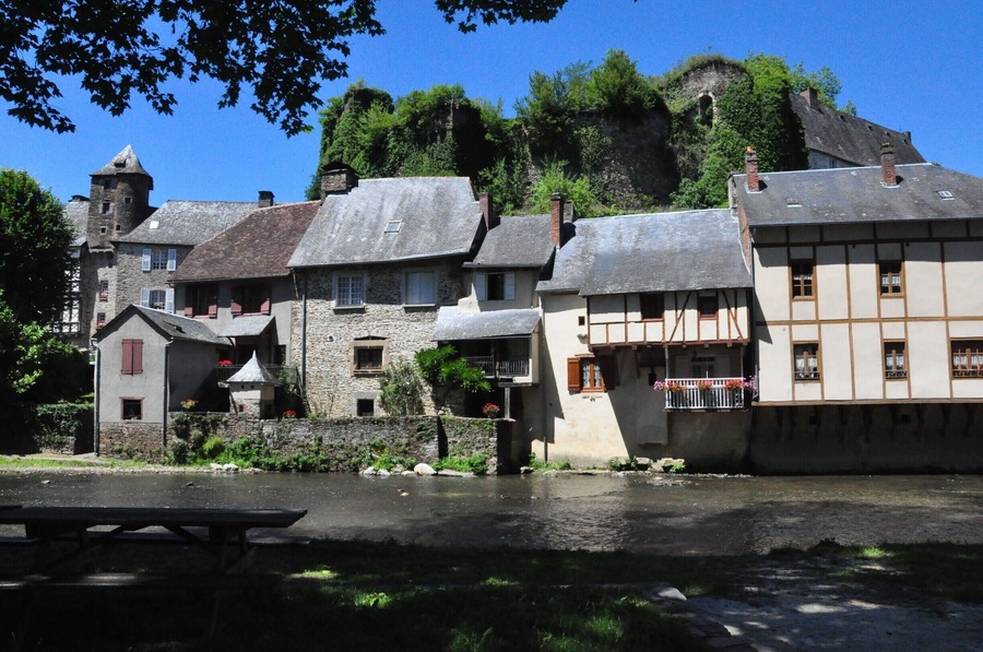 This 'plus beau village' is a little off the beaten track, but worth a visit. Its eponymous chateau is privately owned and left to ruin above the village, but the beautiful small river winds through it and there is a lovely park by the river with picnic tables and a couple of restaurant/bars. Apparently they hold a famous barbecue or two there in summer.