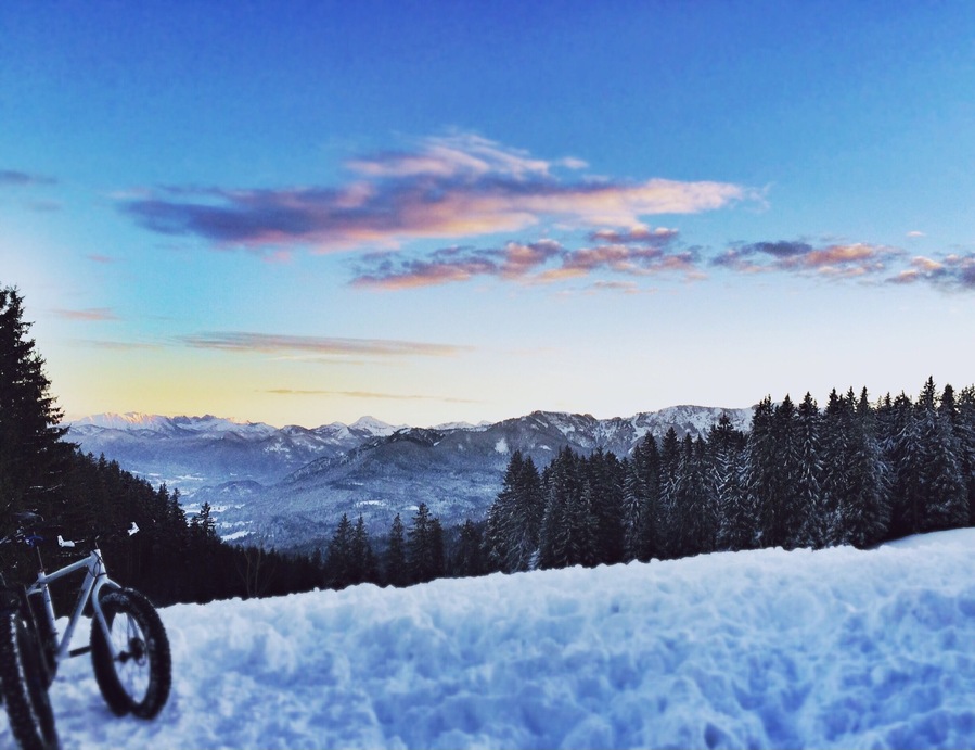 We were lucky to have amazing weather and saw this beautiful Sunset! Don't forget to visit the Blomberghaus for great Kaiserschmarrn!
#snow