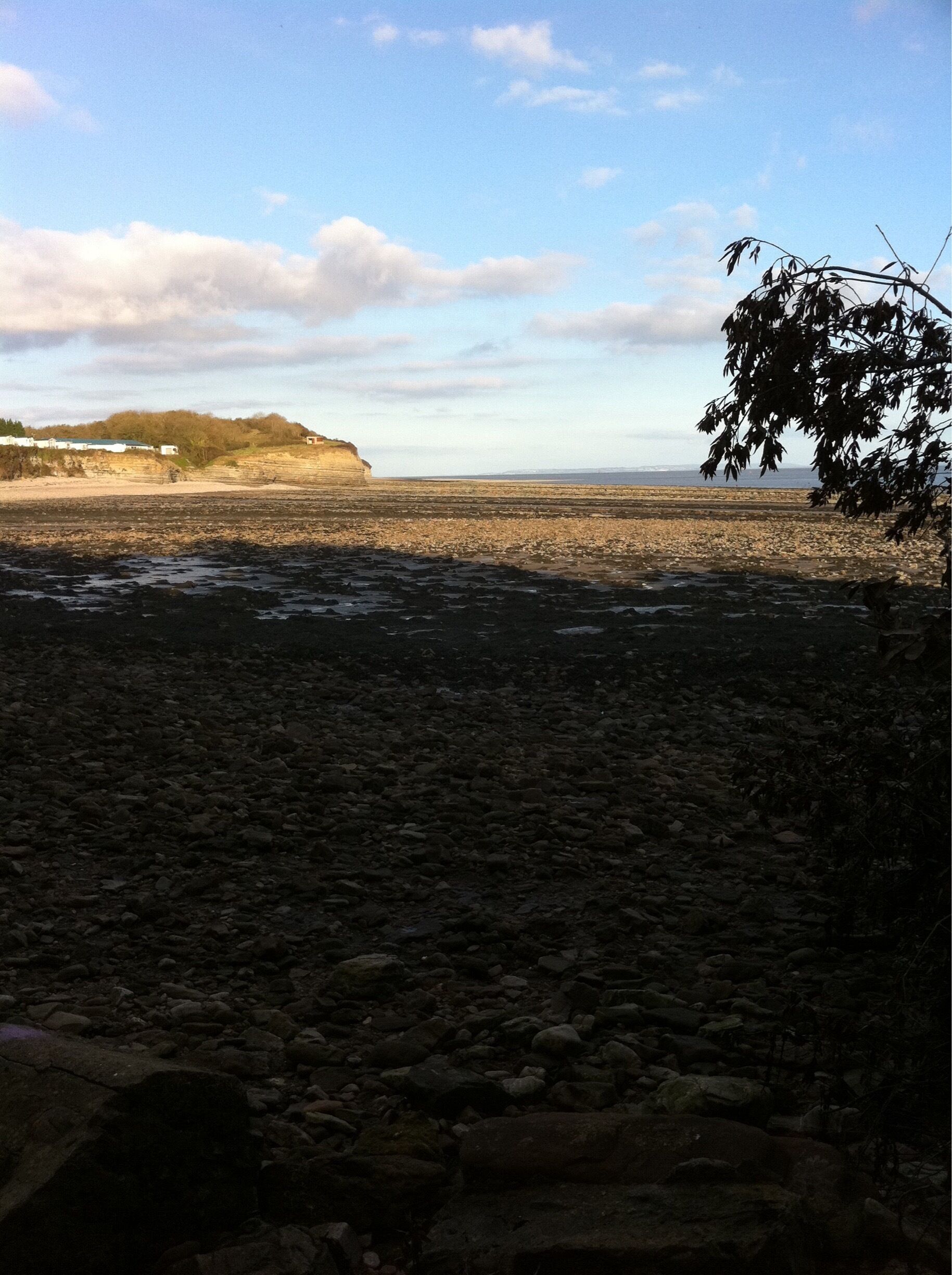 Peaceful walking beach. Great for fossil hunting. Hidden access
