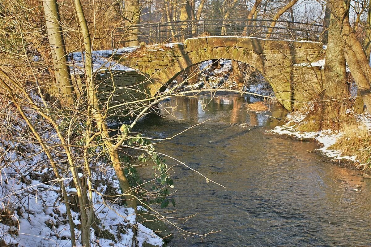 alte Bogenbrücke über die Pfinz