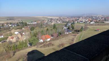 Wasserturm Wöllstein; Blick von der nordseitigen Plattform auf Wöllstein; im Hintergrund rechts der Wissberg