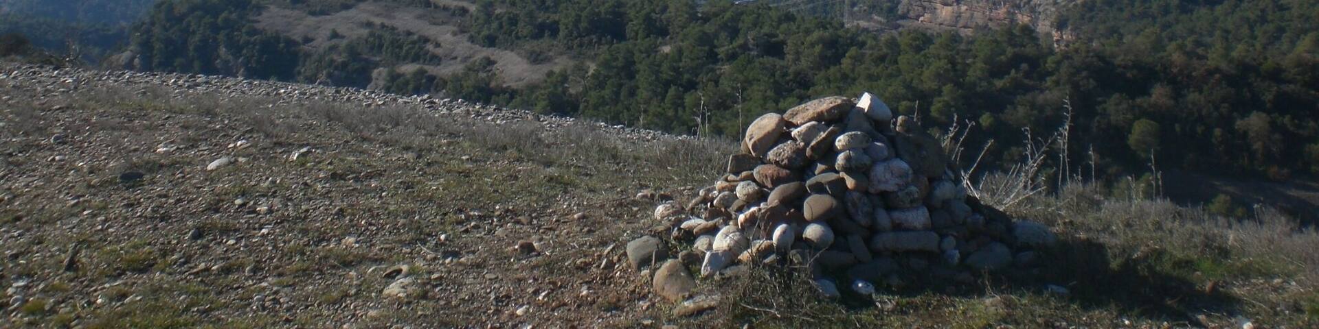 Montserrat i a sota Morella de l'Obac des del Turó del Mal Pas, Parc natural de Sant Llorenç del Munt i l'Obac (desembre 2011)