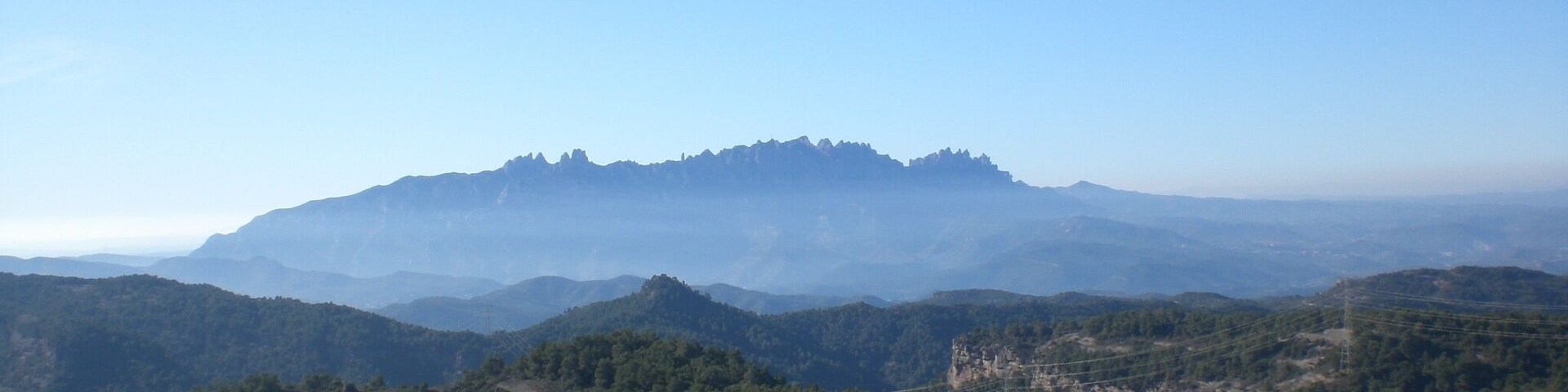 Montserrat i a sota Morella de l'Obac des del Turó del Mal Pas, Parc natural de Sant Llorenç del Munt i l'Obac (desembre 2011)
