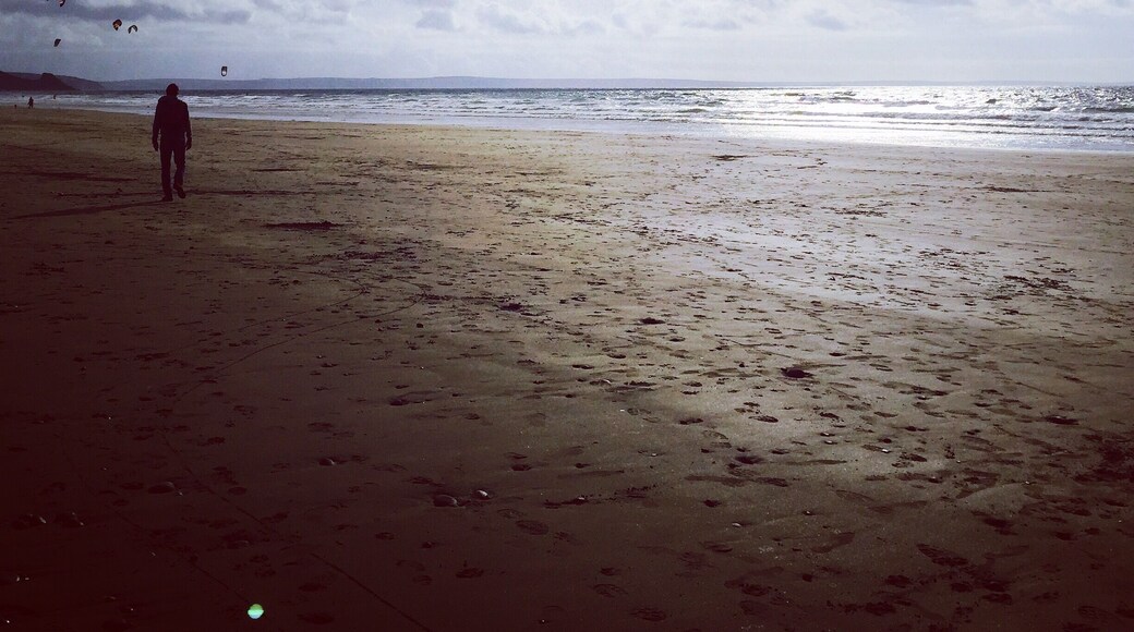 Surfing & kite surfing Newgale Pembrokeshire