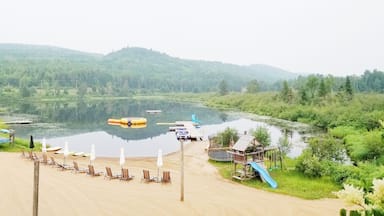 LanaudiĂšre region Quebec staying at #aubergeduvieuxmoulin - a rural family-owned oasis with fun for all ages (including an outdoor spa & water trampoline)