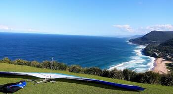 Stanwell Park Beach is one of the popular spots for hang gliding and paragliding in Sydney. If you want to experience jumping off the cliff without getting hurt, this is your chance!
#LifeAtExpedia #beach