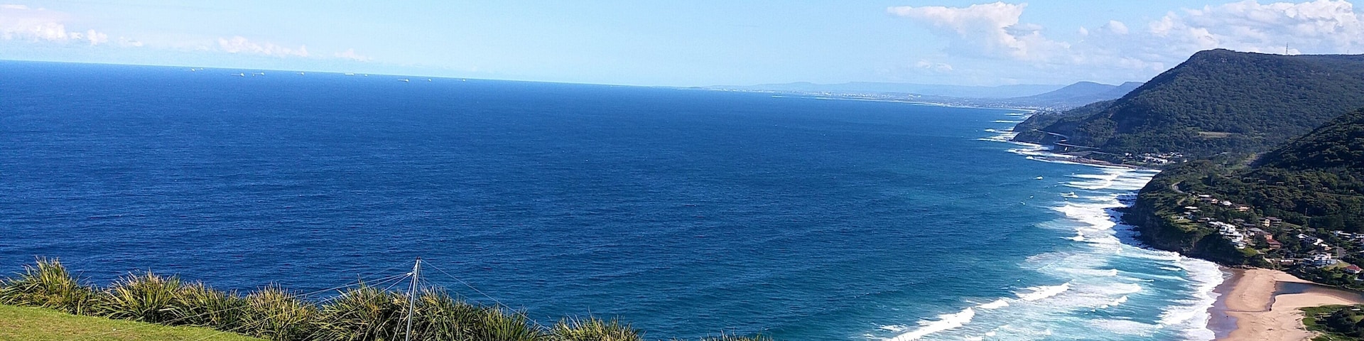 Stanwell Park Beach is one of the popular spots for hang gliding and paragliding in Sydney. If you want to experience jumping off the cliff without getting hurt, this is your chance!
#LifeAtExpedia #beach