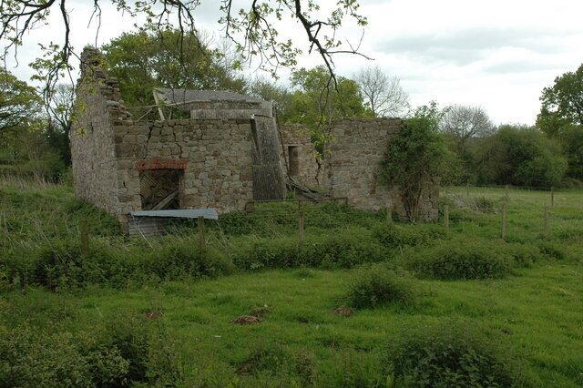 Ruined barn Ruined barn near Llanfair Cross.