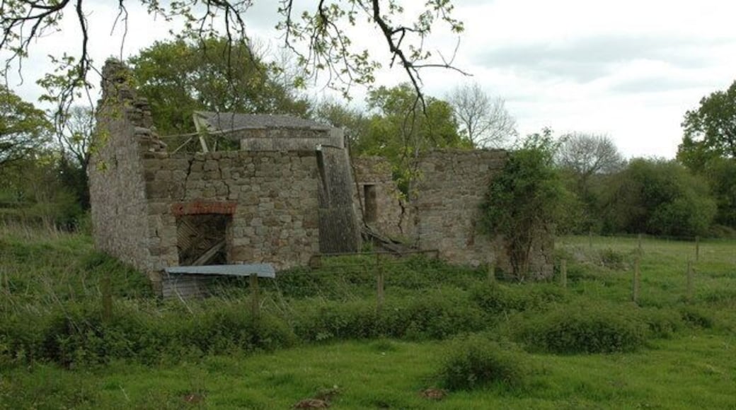 Ruined barn Ruined barn near Llanfair Cross.