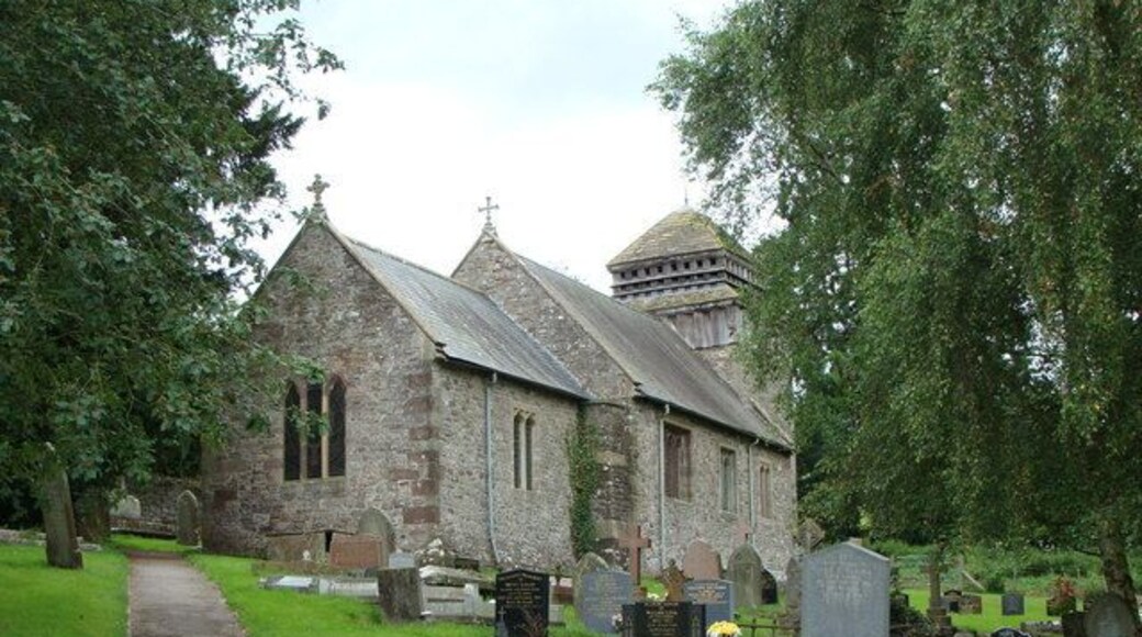 St. David's church and churchyard, Llanddewi Rhydderch
